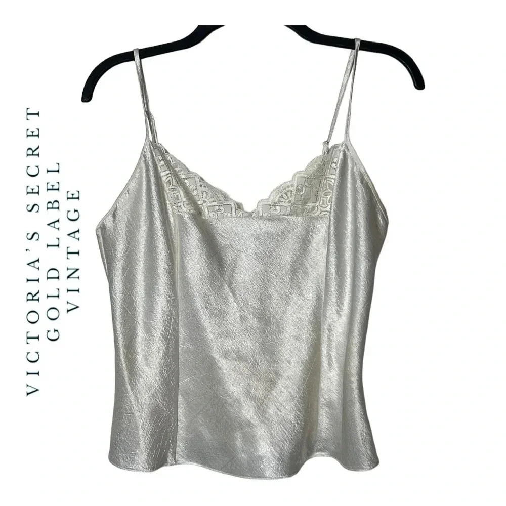 0390W. VINTAGE VICTORIA’S SECRET GOLD LABEL LINGERIE TOP WHITE IN COLOR SIZE MED